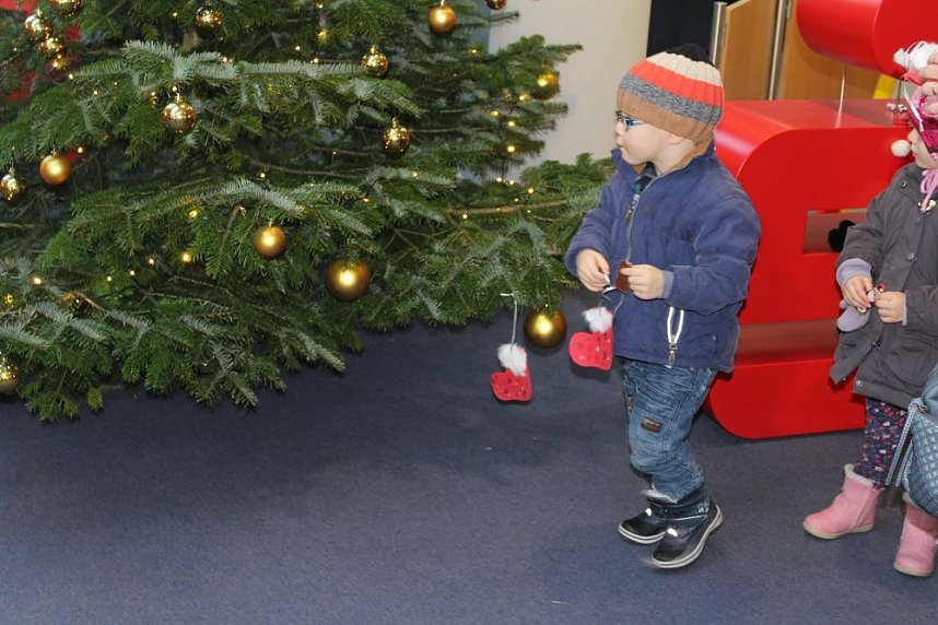 Weihnachtssingen in der Sparkasse