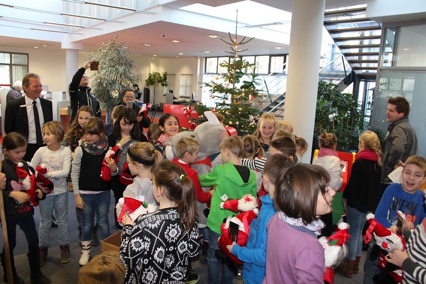 Weihnachtssingen in der Sparkasse