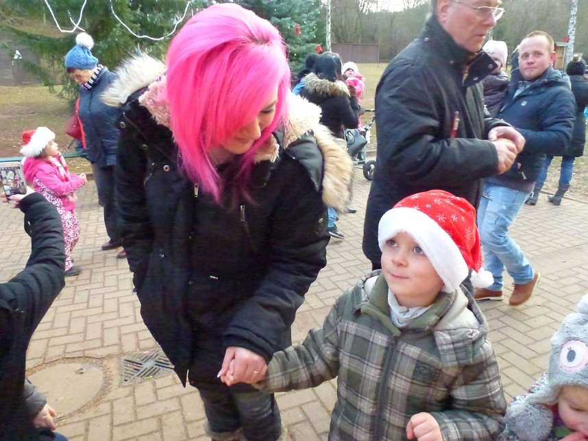Weihnachtsmarkt in der "Anne Frank"