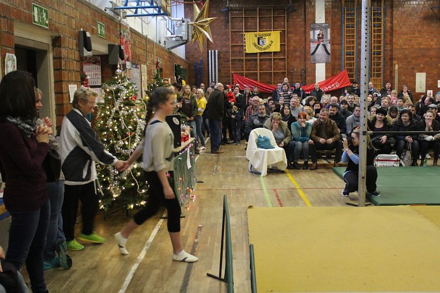 Start des Weihnachtsturnens