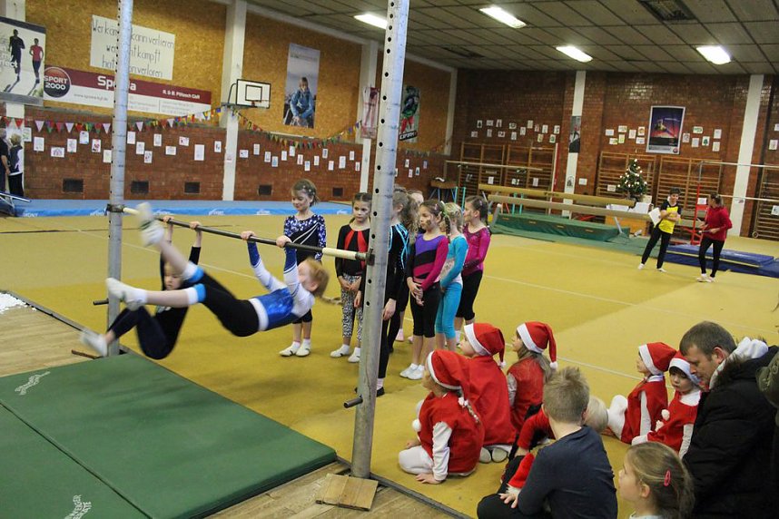 Weihnachtsturnen wird "erwachsen"