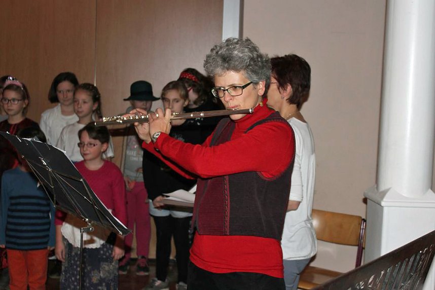 Begeisternde Weihnachtsfeier in der Schule