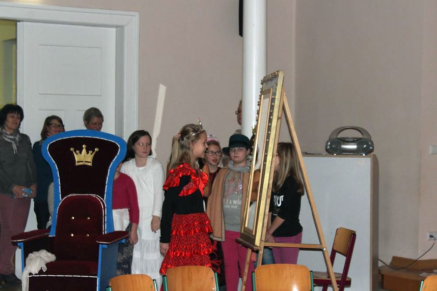 Begeisternde Weihnachtsfeier in der Schule