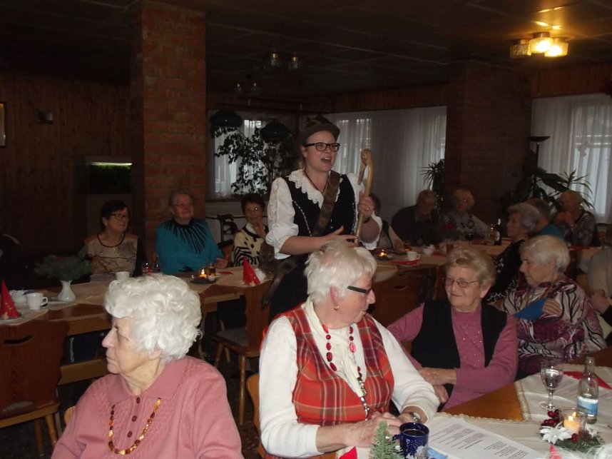  WB 4 Weihnachtsfeier mit Singv&ouml;geln