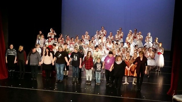 Gut besucht war auch die aktuelle Produktion des nunmehr 22 Jahre alten Tanzstudios "Die Sch&ouml;ne und das Biest"