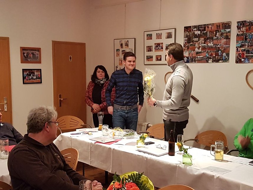 Vorstand verj&uuml;ngt sich