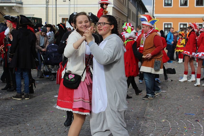 N&auml;rrinnen, Narren und schr&auml;ge Typen