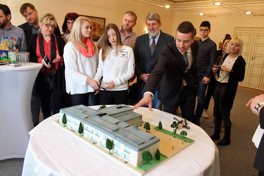 Vertrag f&uuml;r Franzbergschule unterzeichnet