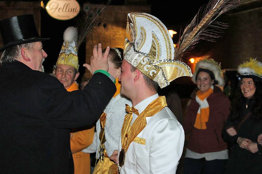 Nubbel den Flammen &uuml;bergeben