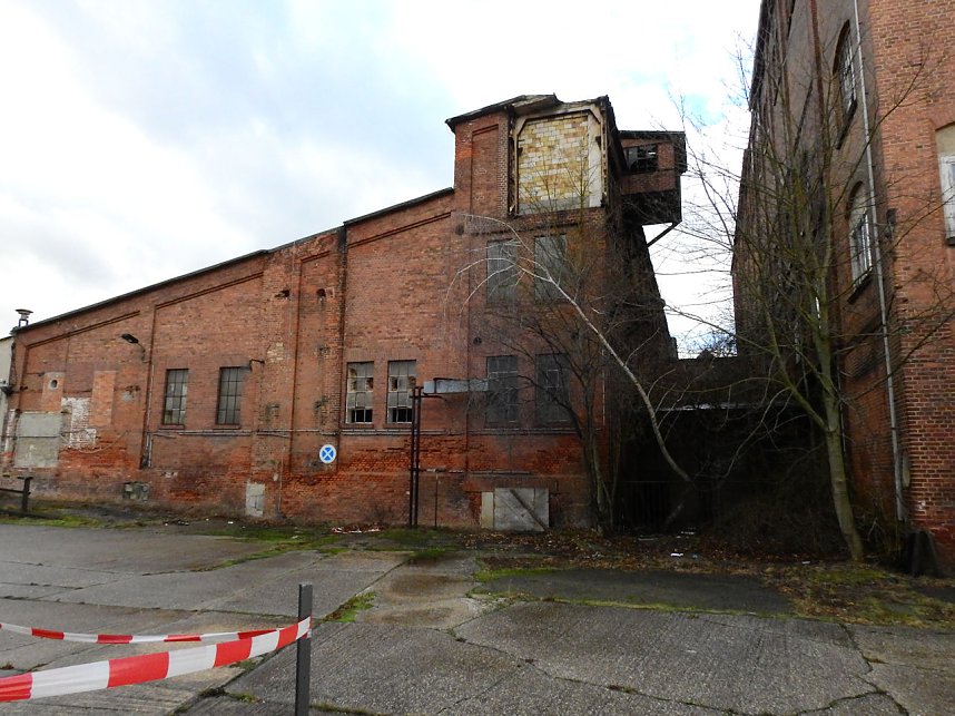 Peter Blei in der Brikettfabrik