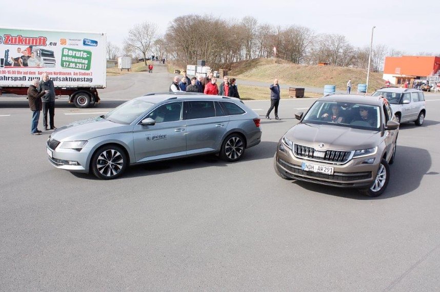 Ab ins Gel&auml;nde: Autohaus-Peter-Gruppe lud zum Aktionstag ins Autodrom