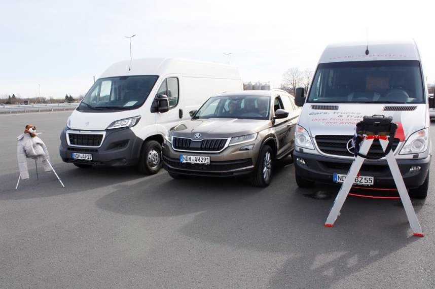 Ab ins Gel&auml;nde: Autohaus-Peter-Gruppe lud zum Aktionstag ins Autodrom