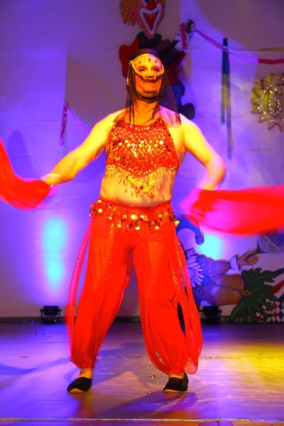 M&auml;nnerbeine und mehr auf Bleicher&ouml;der B&uuml;hne