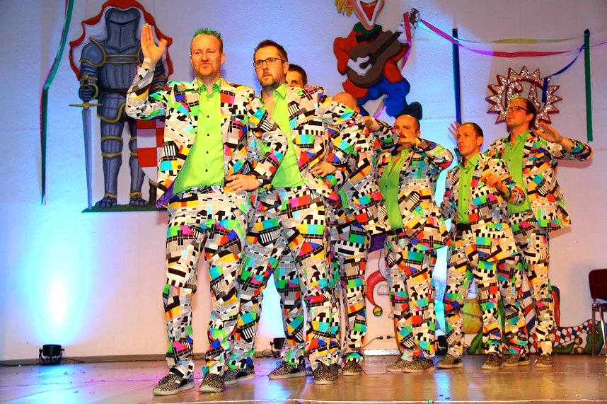 M&auml;nnerbeine und mehr auf Bleicher&ouml;der B&uuml;hne