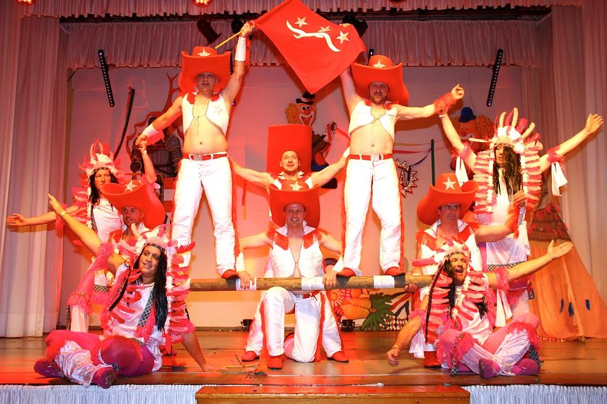 M&auml;nnerbeine und mehr auf Bleicher&ouml;der B&uuml;hne