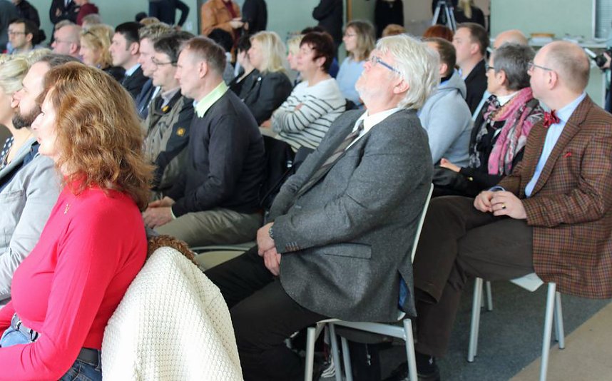 Gr&ouml;&szlig;ter Spatenstich f&uuml;r gr&ouml;&szlig;ten Eigenbau des Kyffh&auml;userkreises