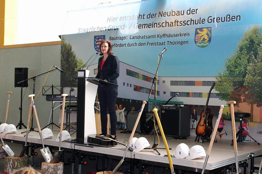 Gr&ouml;&szlig;ter Spatenstich f&uuml;r gr&ouml;&szlig;ten Eigenbau des Kyffh&auml;userkreises