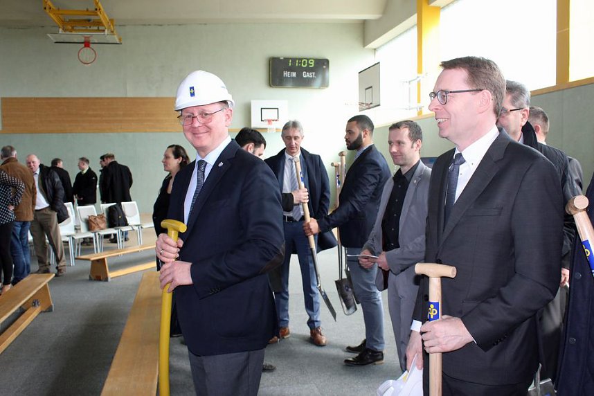 Gr&ouml;&szlig;ter Spatenstich f&uuml;r gr&ouml;&szlig;ten Eigenbau des Kyffh&auml;userkreises