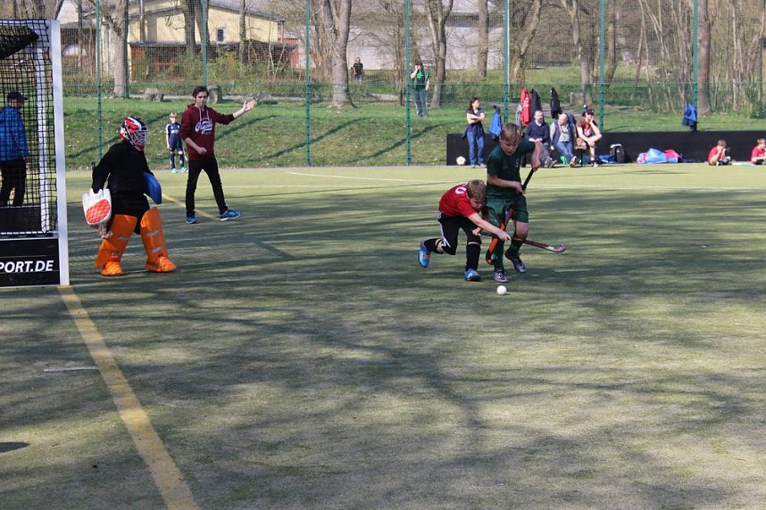 5. Strau&szlig;berger Hockey-Cup l&auml;uft
