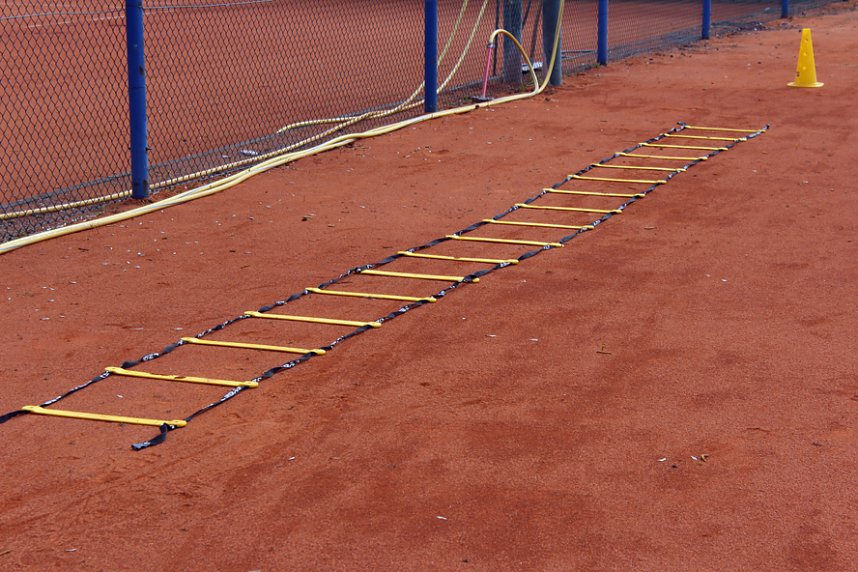 Leider k&uuml;hler Tennisauftakt