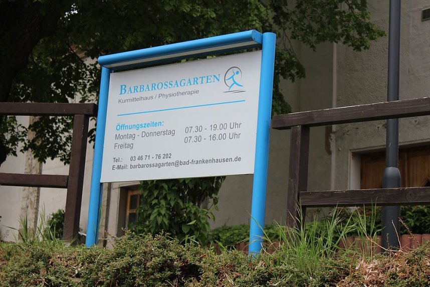 Andrang am Kurmittelhaus Barbarossagarten