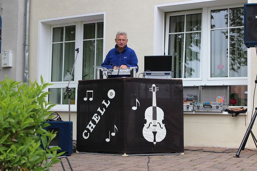 Andrang am Kurmittelhaus Barbarossagarten