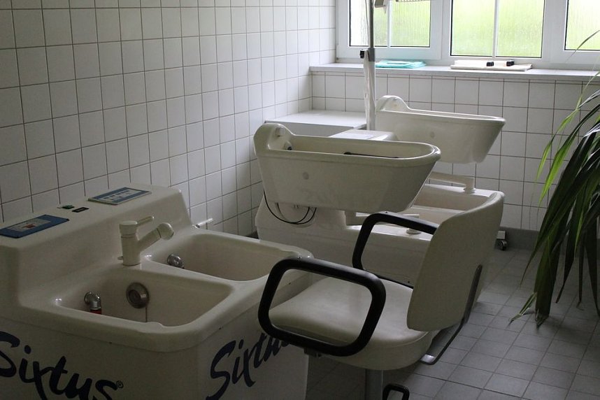 Andrang am Kurmittelhaus Barbarossagarten