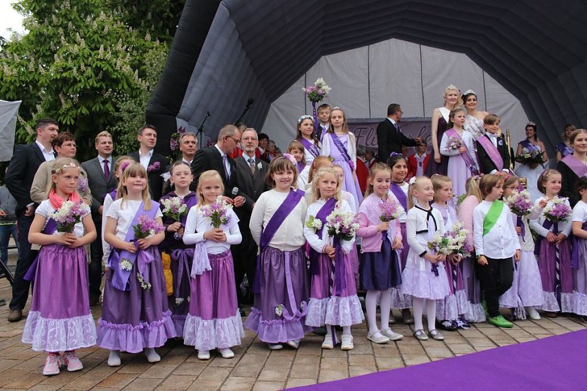 Fliederprinzessin in Amt eingef&uuml;hrt