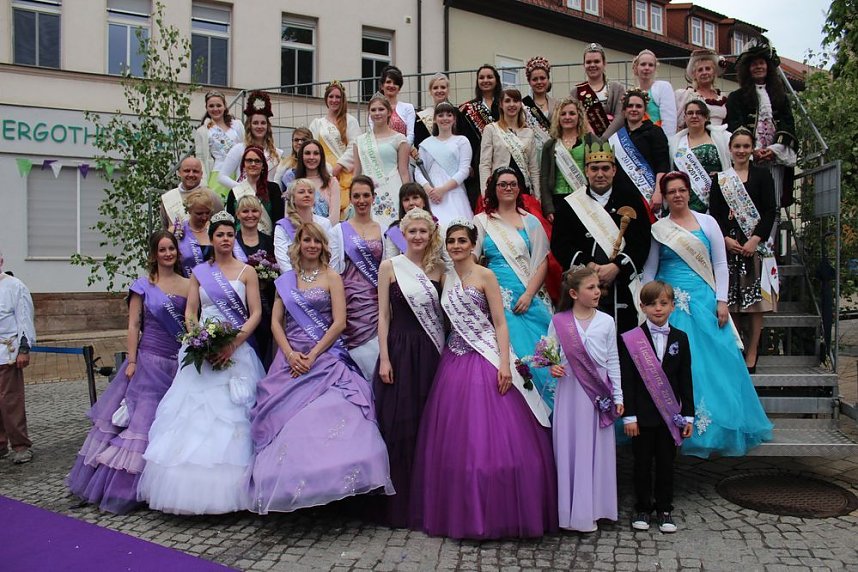 Fliederprinzessin in Amt eingef&uuml;hrt