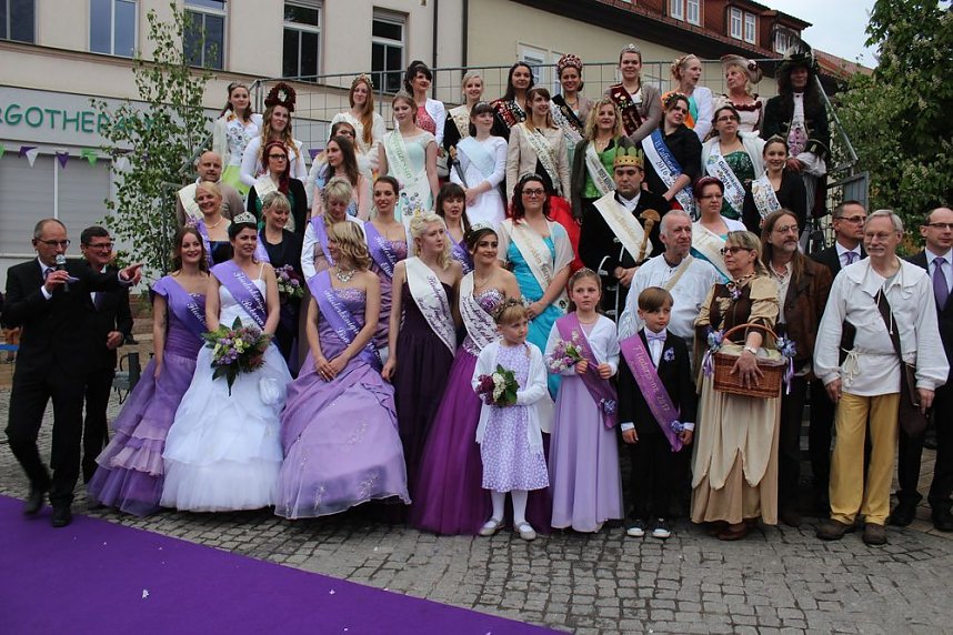 Fliederprinzessin in Amt eingef&uuml;hrt