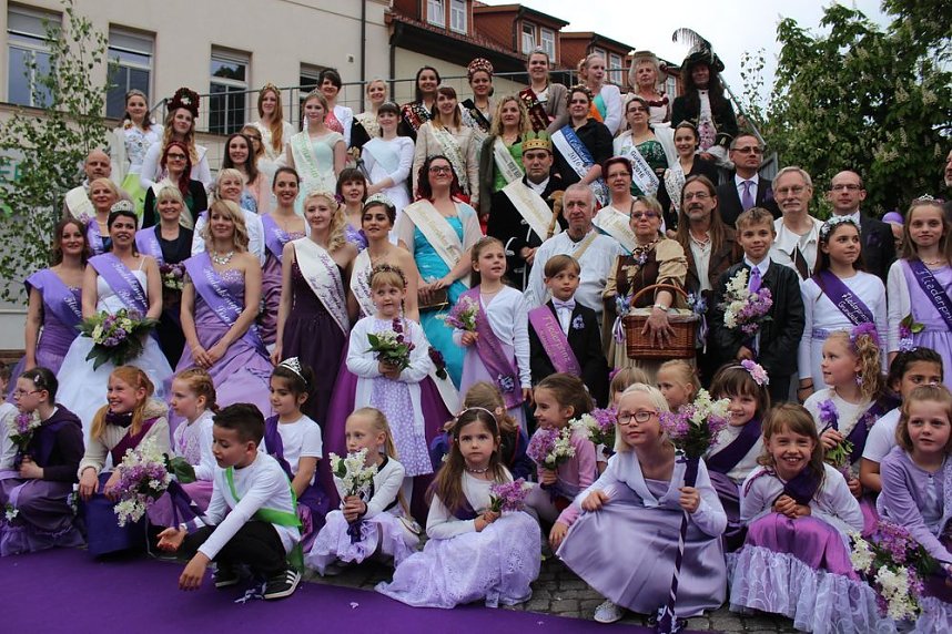 Fliederprinzessin in Amt eingef&uuml;hrt