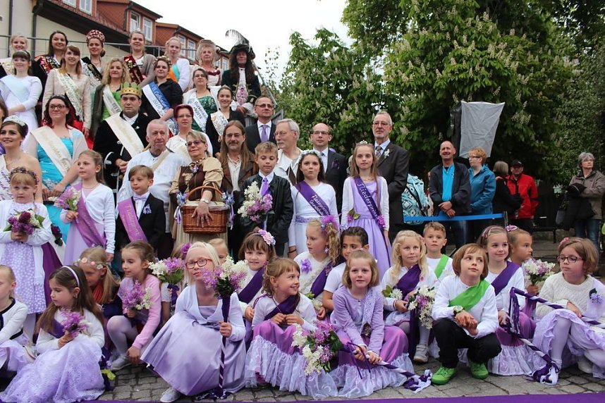 Fliederprinzessin in Amt eingef&uuml;hrt