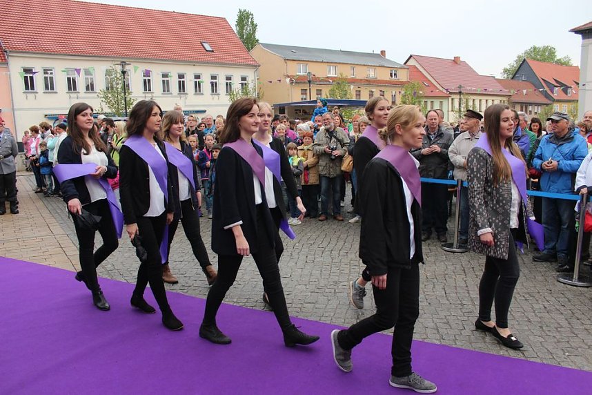 25. Fliederfester&ouml;ffnung und Verabschiedung Fliederk&ouml;nigin