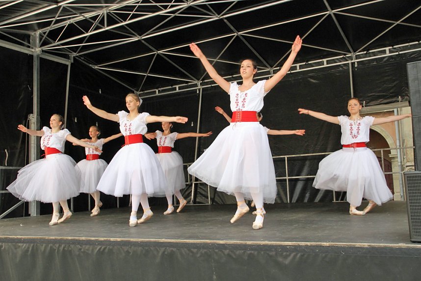 T&auml;nzerinnen wieder dabei