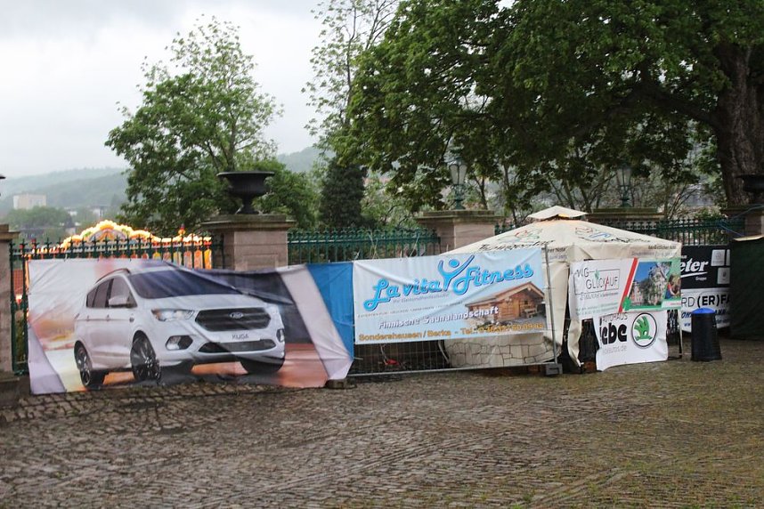 Feuchter Beginn beim Residenzfest