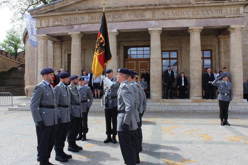 Wieder Lehrgangsteilnehmer feierlich vereidigt