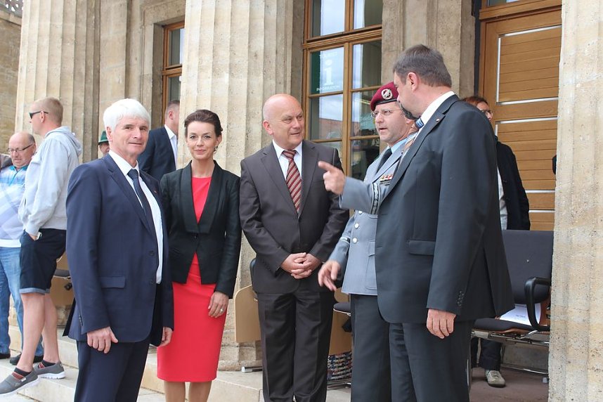 Wieder Lehrgangsteilnehmer feierlich vereidigt