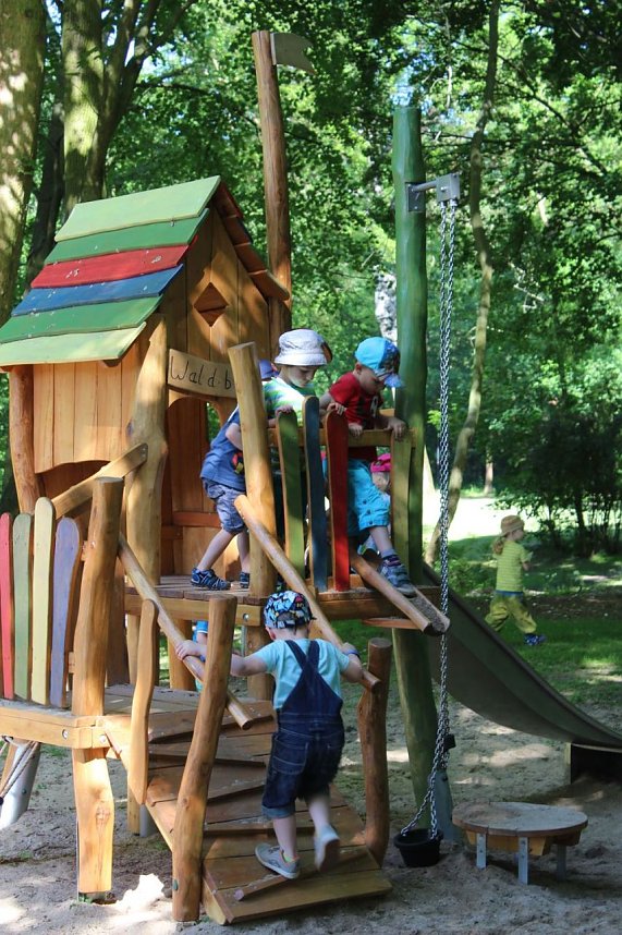 Mehrgenerationen Spielplatz eingeweiht