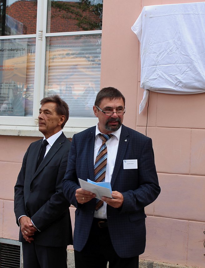 Ehrentafel f&uuml;r Bernhard Wagner enth&uuml;llt