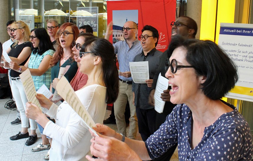 Mit Zimmermannsbleistift dirigiert