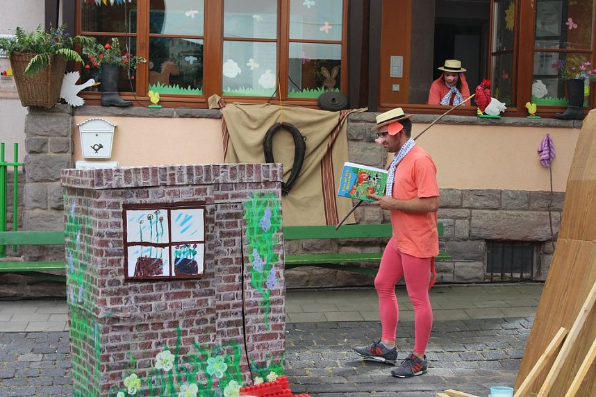 "Gro&szlig;e Schweinerei" vor der Kindervilla