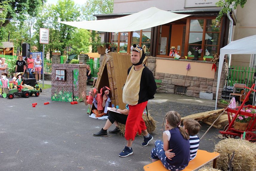 "Gro&szlig;e Schweinerei" vor der Kindervilla