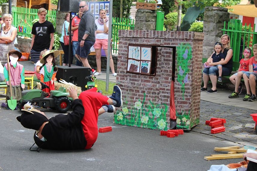 "Gro&szlig;e Schweinerei" vor der Kindervilla