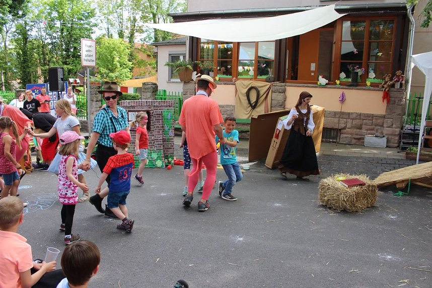 "Gro&szlig;e Schweinerei" vor der Kindervilla