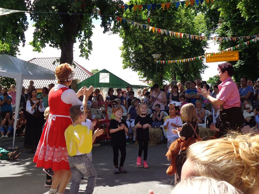Auf dem Bauernhof war zum 25. Stra&szlig;enfest etwas los