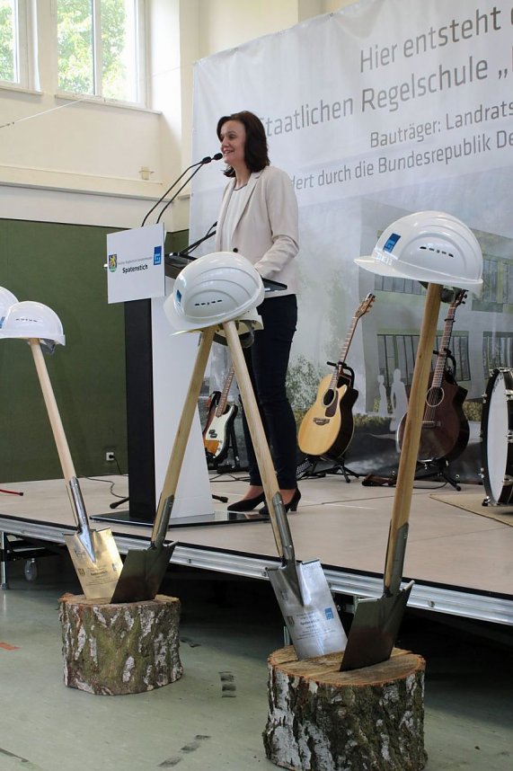 Spatenstich f&uuml;r Franzbergschule erfolgt