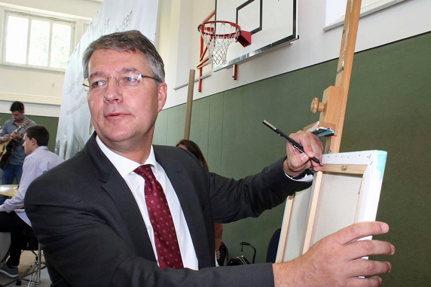 Spatenstich f&uuml;r Franzbergschule erfolgt