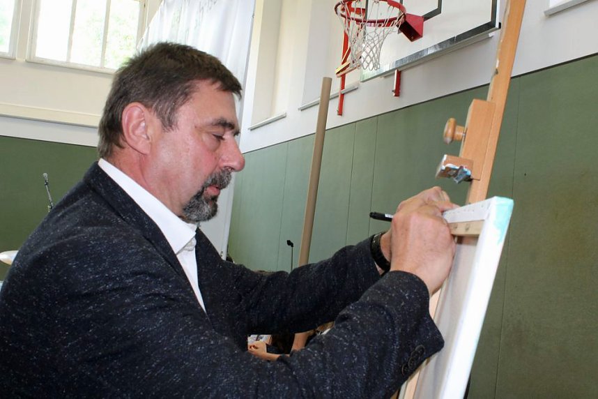 Spatenstich f&uuml;r Franzbergschule erfolgt