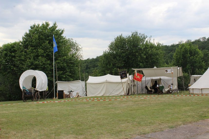 Sponsoren beim Schie&szlig;en auf dem Dickkopf