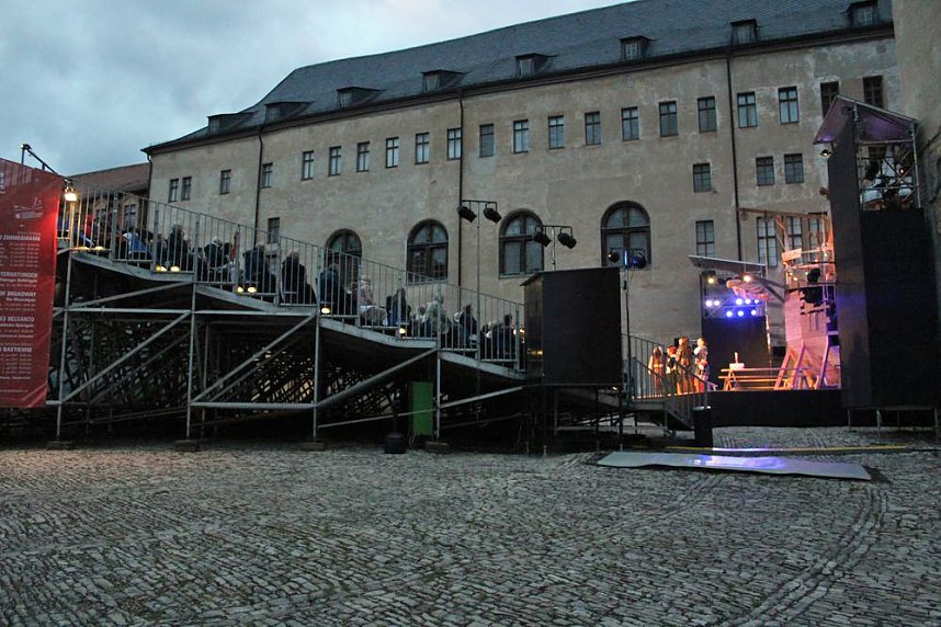 Premierengefl&uuml;ster